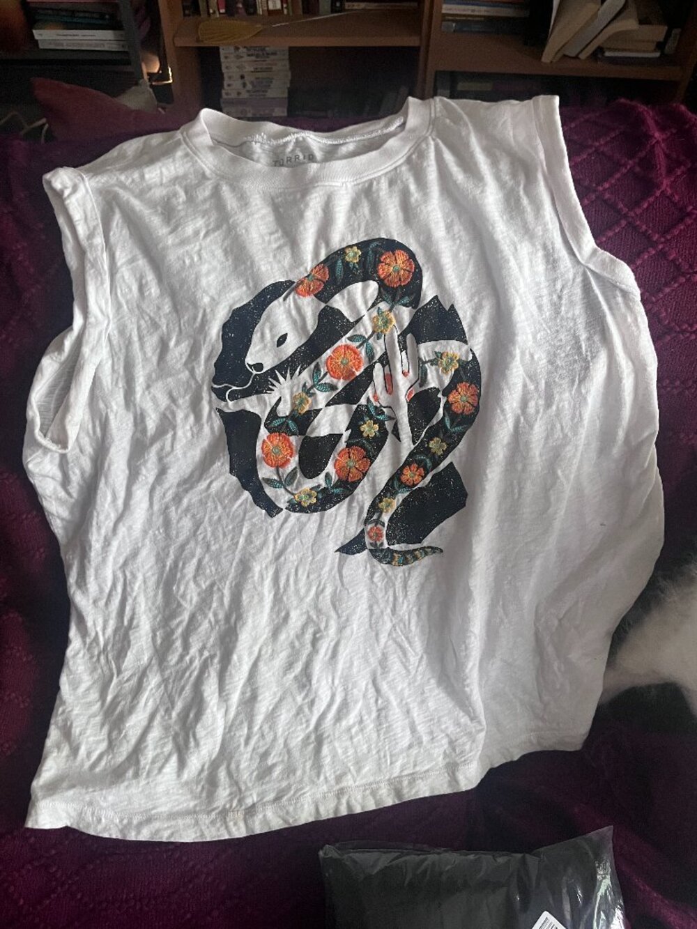 Torrid Embroidered Snake Muscle Tank Size 1